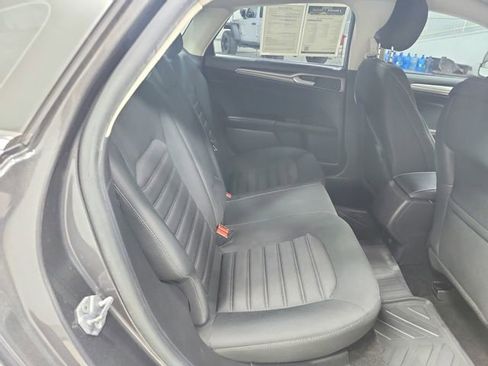 Used 2018 Ford Fusion SE image 37