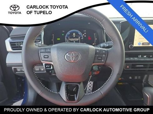 Used 2026 Toyota Camry SE w/ Convenience Package FWD image 8