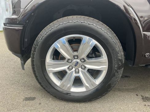 Used 2018 Ford F150 Platinum w/ Technology Package image 9