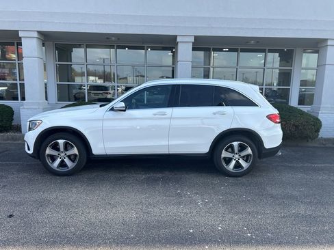 Used 2017 Mercedes-Benz GLC 300 4MATIC image 4