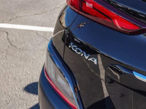 Certified 2022 Hyundai Kona Limited image 9