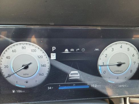 Used 2024 Hyundai Elantra SEL image 23