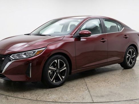 Used 2025 Nissan Sentra SV FWD image 3