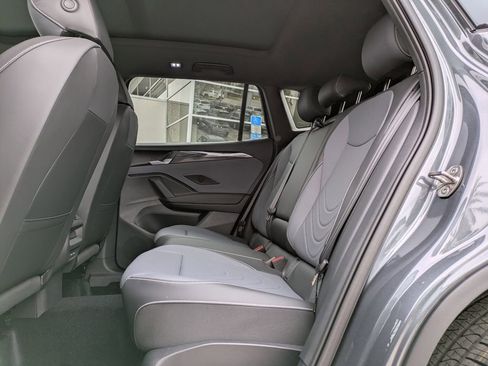 New 2026 Volkswagen Tiguan SE R-Line FWD image 16