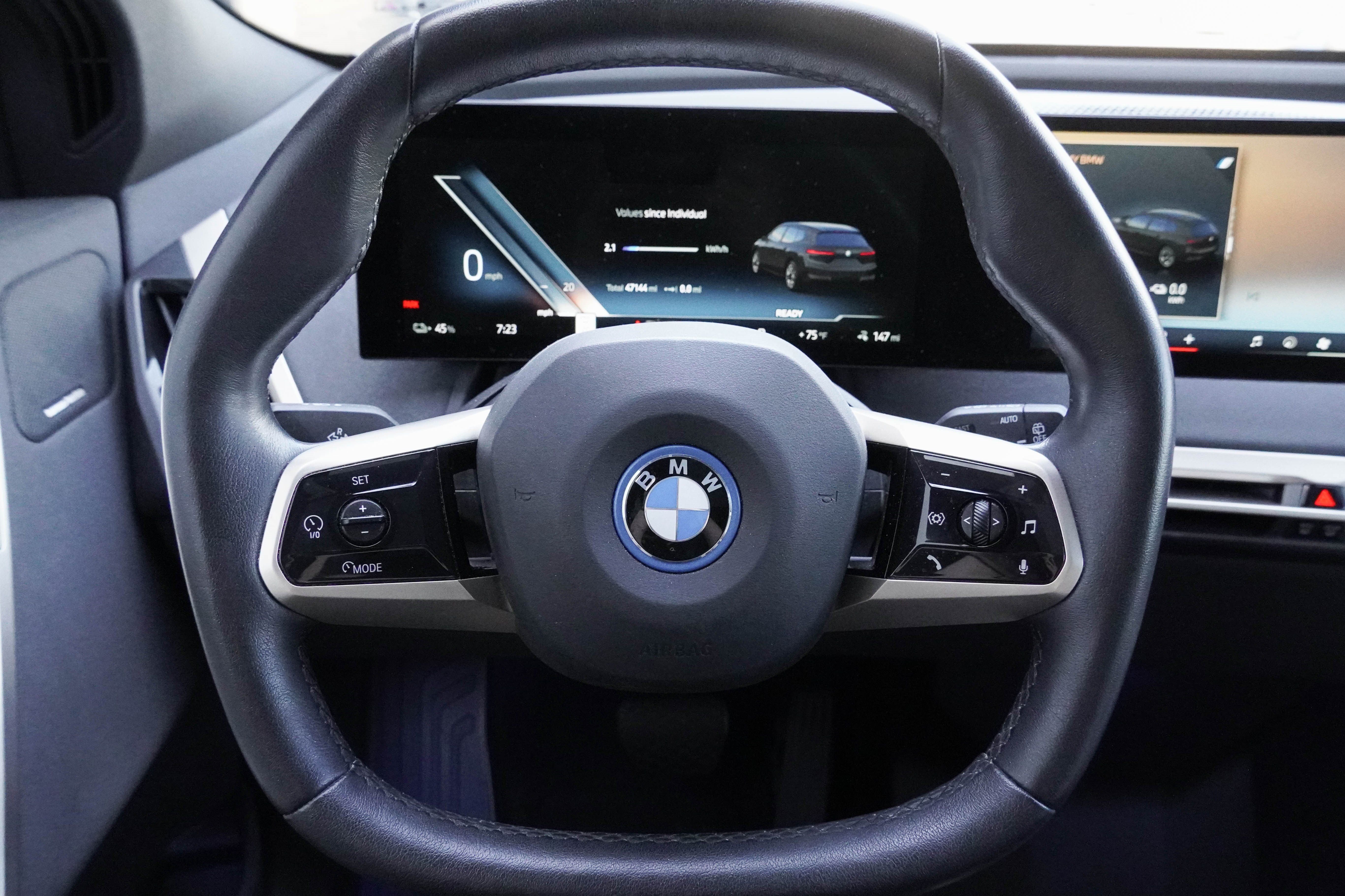 Certified 2024 BMW iX xDrive50 w/ Sport Package AWD/4WD image 18