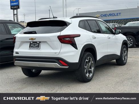 New 2026 Chevrolet Trax LT w/ Driver Confidence Package image 4