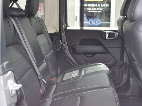 Used 2023 Jeep Wrangler Unlimited Sahara w/ Cold Weather Group image 18