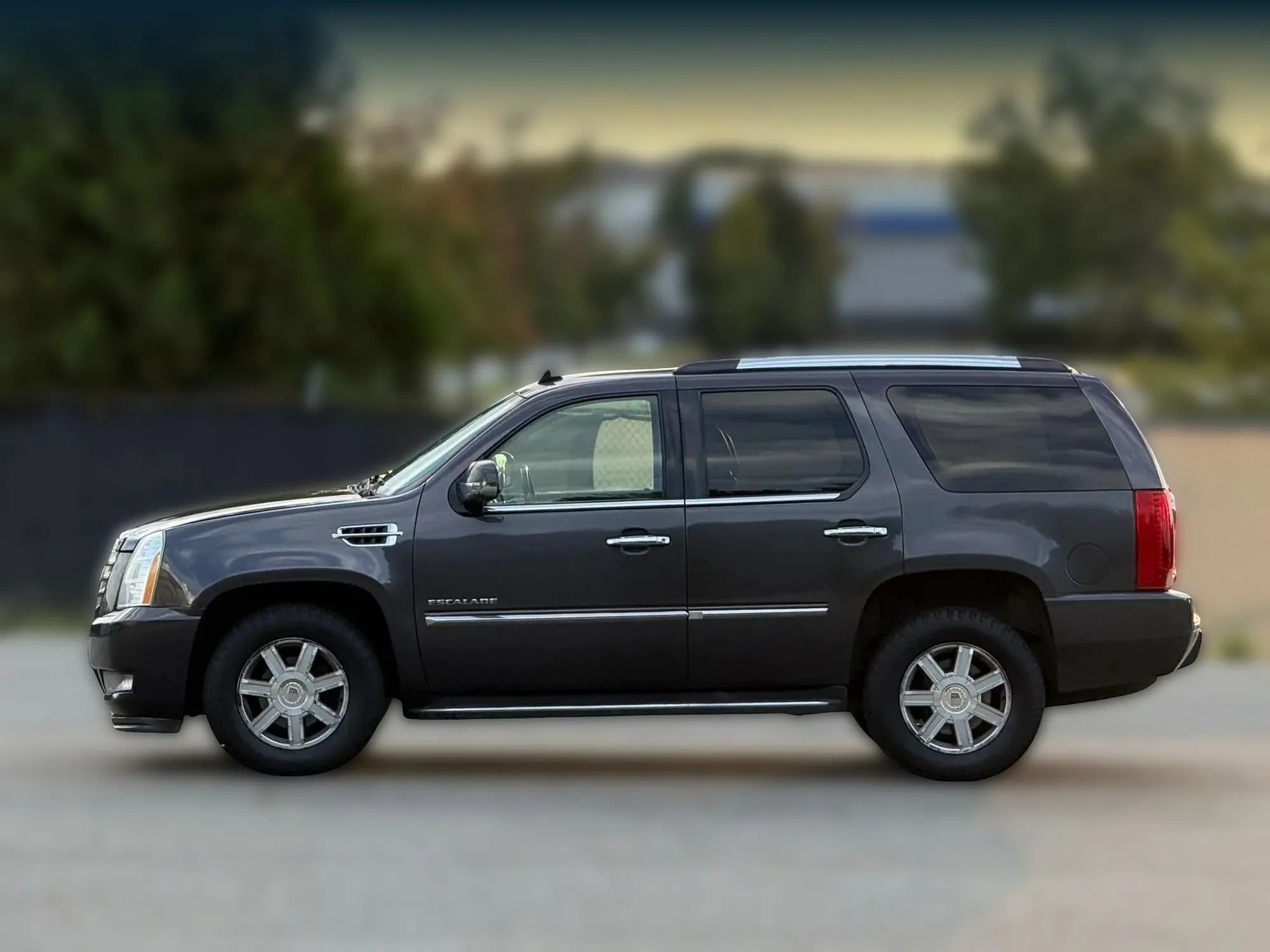 Used 2010 Cadillac Escalade AWD image 8