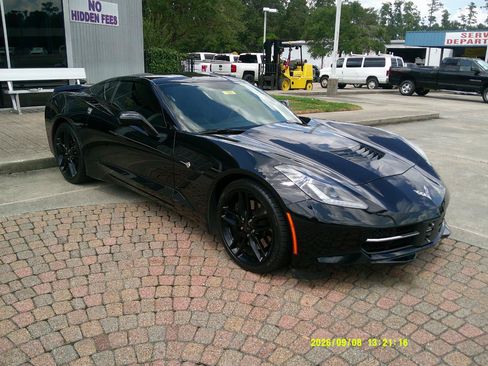Used 2019 Chevrolet Corvette Stingray Coupe w/ Z51 1LT RWD image 5