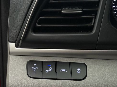 Used 2019 Hyundai Elantra SEL image 12