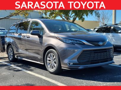 Used 2021 Toyota Sienna XLE