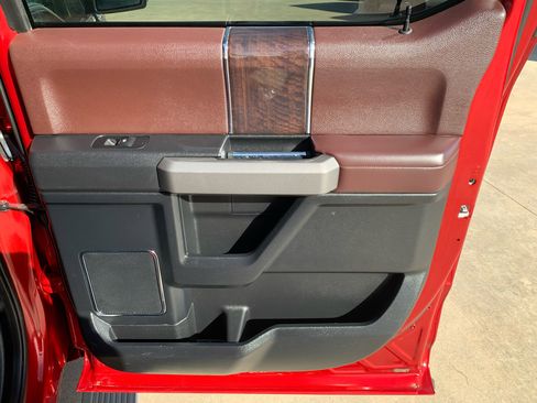 Used 2017 Ford F150 Platinum w/ Equipment Group 701A Luxury image 16