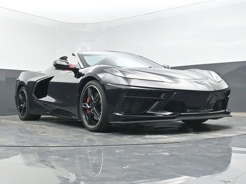 Used 2021 Chevrolet Corvette Stingray Premium Conv w/ Z51 Performance Package RWD image 1