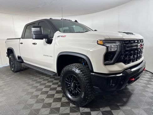 Used 2026 Chevrolet Silverado 2500 ZR2 AWD/4WD image 1