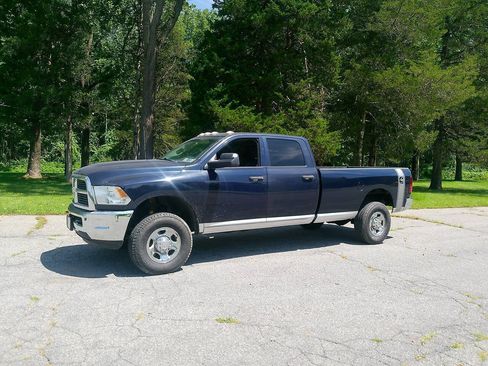 Used 2012 RAM 2500 ST w/ Chrome Appearance Group AWD/4WD image 2