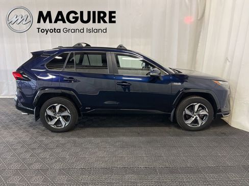 Used 2022 Toyota RAV4 SE w/ Weather & Moonroof Package image 2