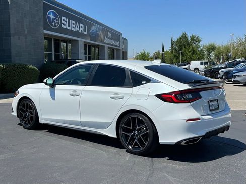 Used 2024 Honda Civic Sport Touring image 2