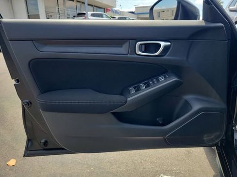 Used 2023 Honda Civic Sport image 18