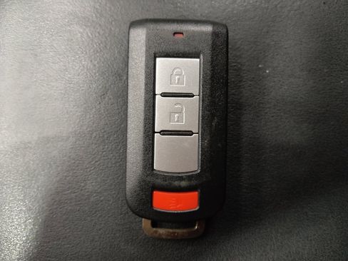 Used 2019 Mitsubishi Outlander LE AWD/4WD image 32