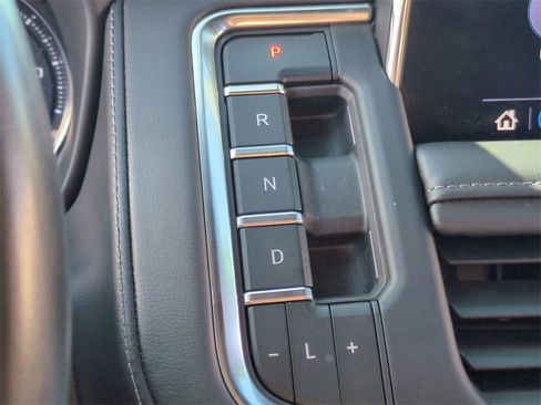 Used 2021 Chevrolet Tahoe Z71 w/ Rear Media and Nav Package image 16