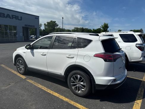 Used 2017 Toyota RAV4 XLE w/ All Weather Liner Package AWD/4WD image 2