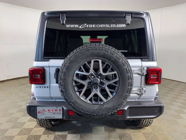 Used 2024 Jeep Wrangler Unlimited Sahara w/ Safety Group AWD/4WD image 12