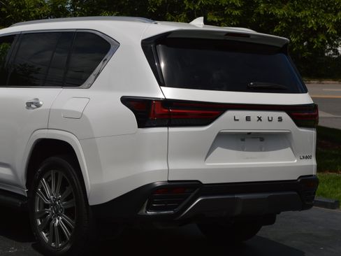 Used 2022 Lexus LX 600 4WD w/ Ultra Luxury Package image 3