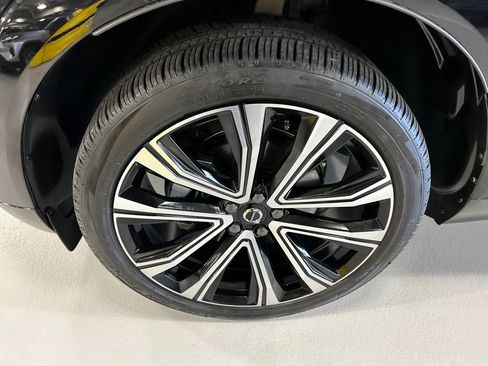 Certified 2023 Volvo XC60 B5 Ultimate w/ Climate Package AWD/4WD image 8