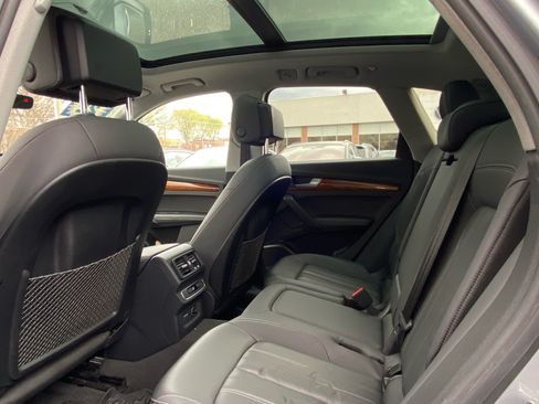 Used 2022 Audi Q5 2.0T Premium Plus w/ Premium Plus Package AWD/4WD image 18