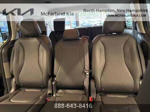 Used 2026 Kia Carnival EX image 15
