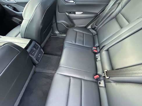 Used 2024 Nissan Rogue SV w/ SV Premium Package image 12