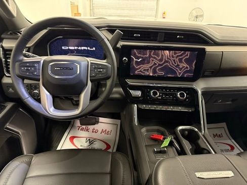 Used 2025 GMC Sierra 2500 Denali w/ Denali Reserve Package image 19