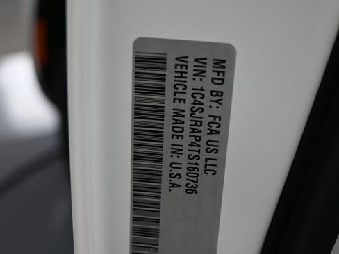 New 2026 Jeep Grand Wagoneer L 2WD image 40