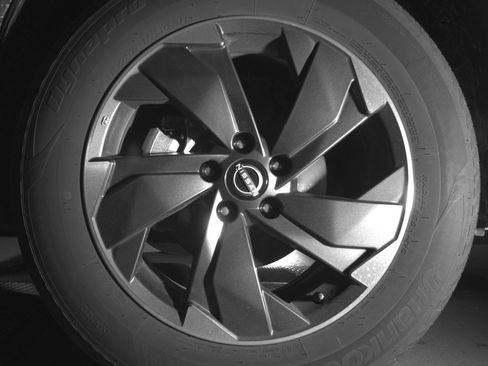 Used 2025 Nissan Rogue SV image 12