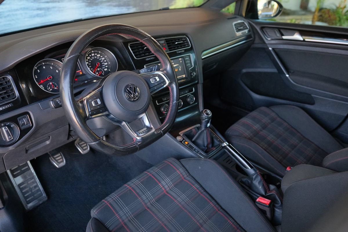 Used 2017 Volkswagen GTI Sport FWD image 16