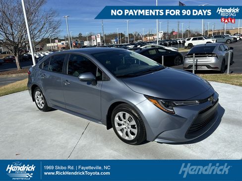 Certified 2025 Toyota Corolla LE image 1