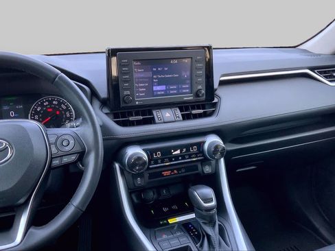 Used 2021 Toyota RAV4 XLE Premium FWD image 7