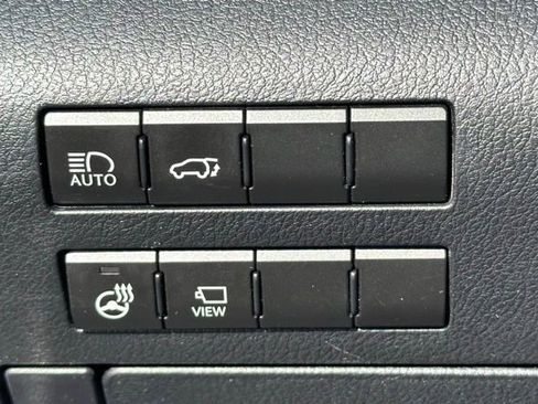 Used 2022 Lexus RX 350L Premium image 9