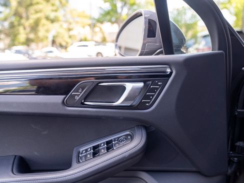 Certified 2026 Porsche Macan Turbo AWD/4WD image 18