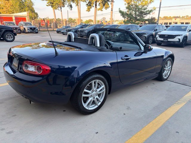 Used 2011 MAZDA MX-5 Miata Sport RWD image 7