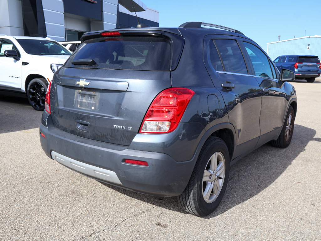 Used 2016 Chevrolet Trax LT w/ LT Convenience Package FWD image 3