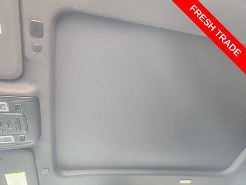 Used 2024 Chevrolet Suburban High Country AWD/4WD image 25