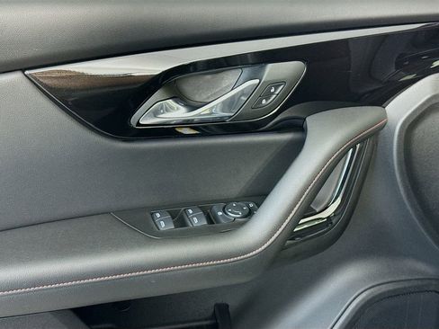 Used 2025 Chevrolet Blazer RS w/ Driver Confidence II Package image 24