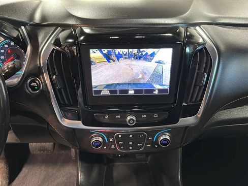 Used 2020 Chevrolet Traverse LT w/ Driver Confidence II Package AWD/4WD image 26