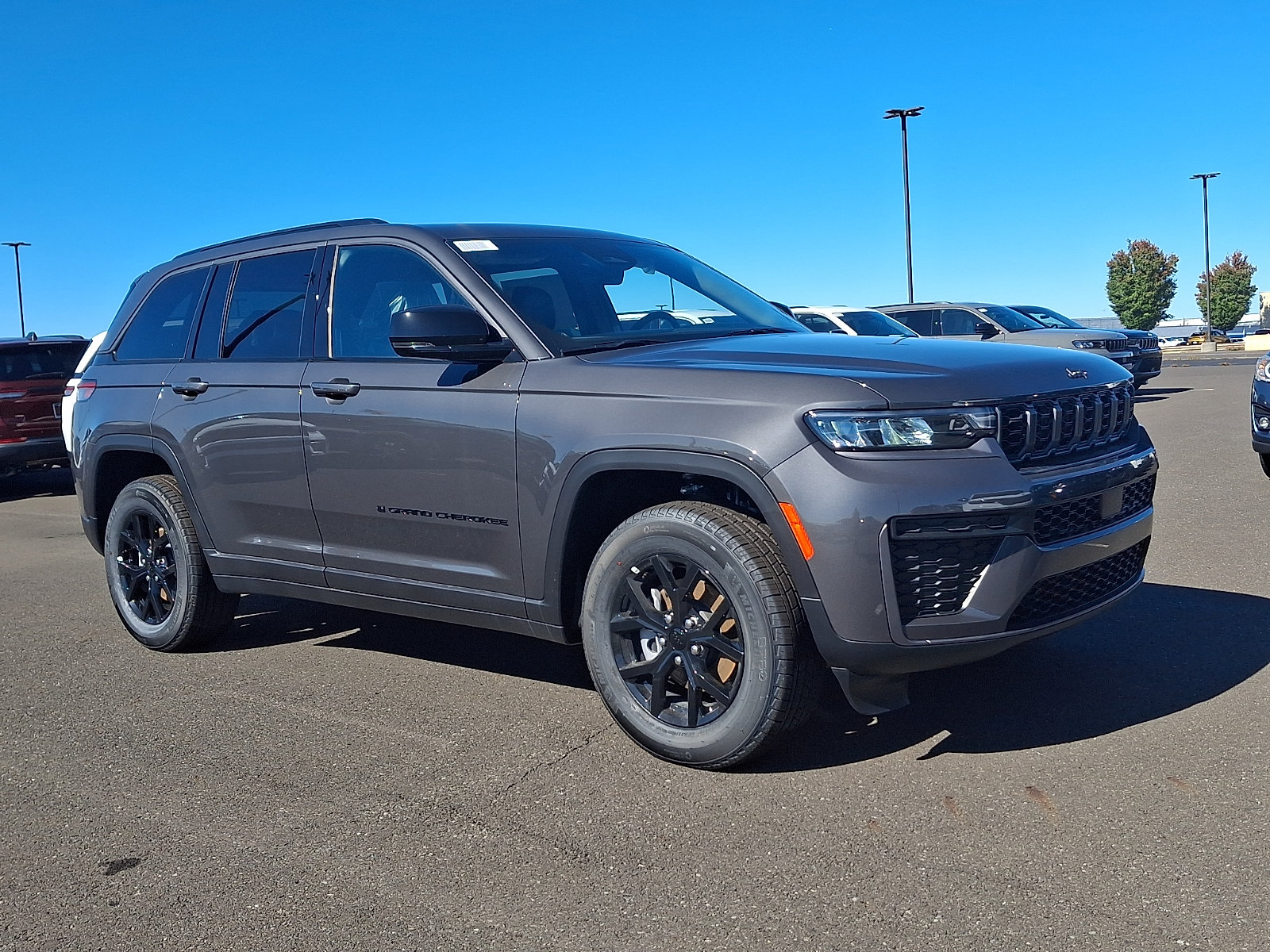 New 2026 Jeep Grand Cherokee Altitude AWD/4WD image 1