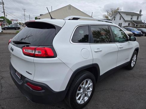 Used 2015 Jeep Cherokee Latitude w/ Cold Weather Group AWD/4WD image 6