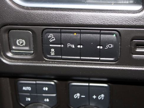 Used 2021 Chevrolet Tahoe Z71 image 43