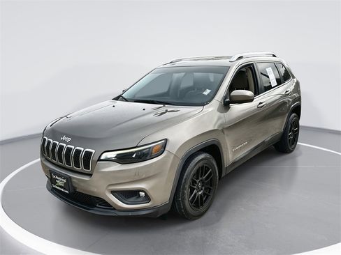 Used 2019 Jeep Cherokee Latitude w/ Popular Appearance Group image 1
