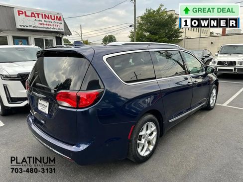 Used 2018 Chrysler Pacifica Touring-L Plus w/ Advanced Safetytec Group FWD image 5