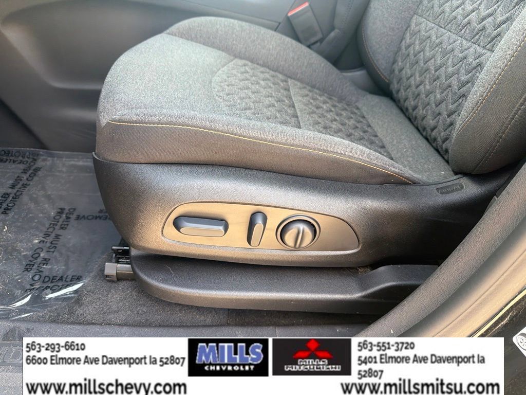 Used 2024 Chevrolet Equinox LT FWD image 11